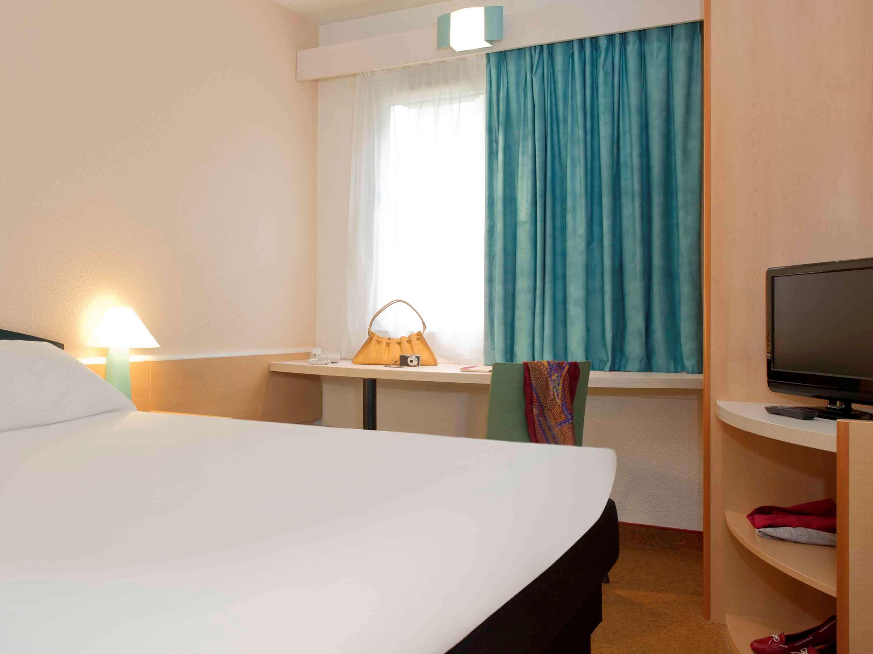 B&B Hotel Blois Nord Vallee Maillard Exterior photo